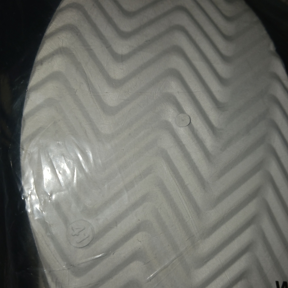 NEW Women Gray & white comfort sport style sneakers - Picture 7 of 8